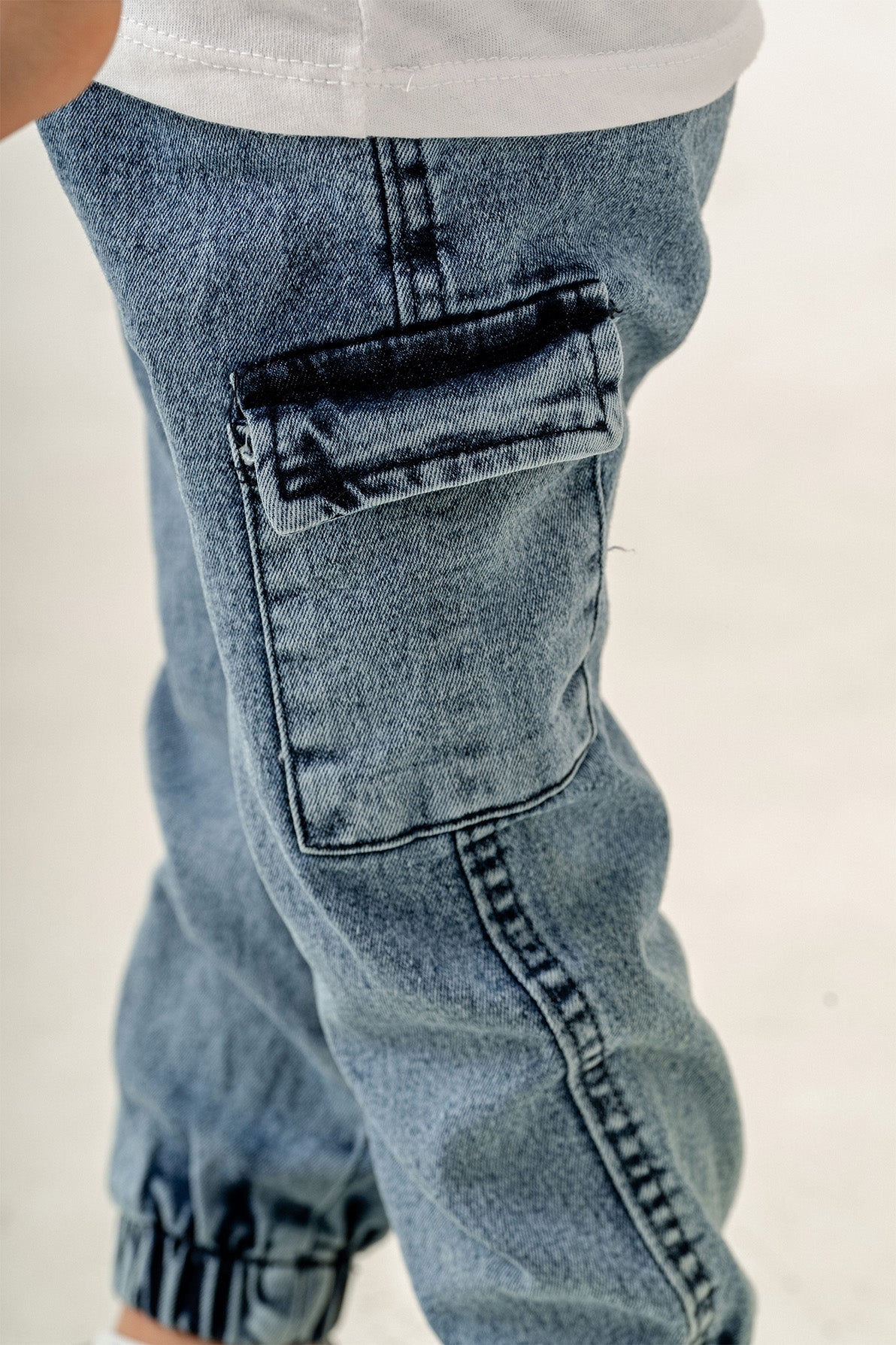 Erkek Çocuk Dinozor Baskılı Tişört Kapüşonlu Rüzgarlık ve Jogger Jean 3’lü Kombin